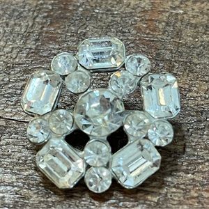 Vintage Clear Crystal Round Brooch 1”